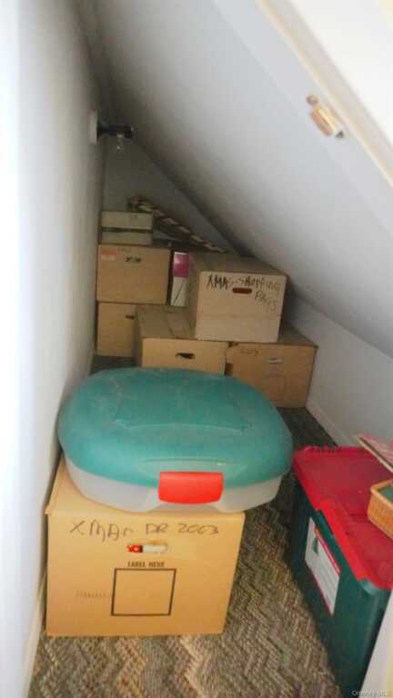 20 Pelhamside Drive, New Rochelle, NY 10801 - Photo 26 of 28