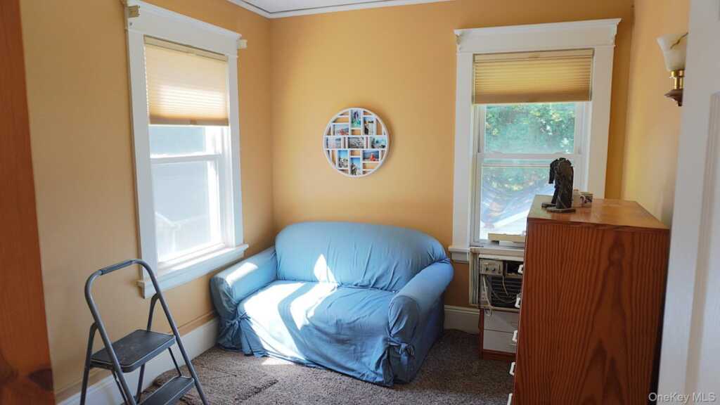 20 Pelhamside Drive, New Rochelle, NY 10801 - Photo 8 of 28