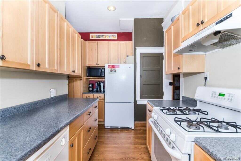 36 Echo Avenue, Unit #5C., New Rochelle, NY 10801 - Photo 8 of 18