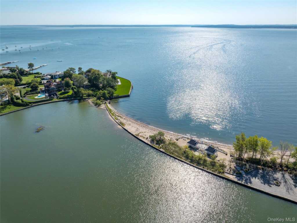 63 Premium Point, New Rochelle, NY 10801 - Photo 12 of 28