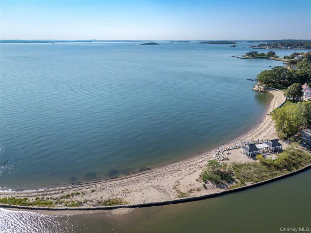 63 Premium Point, New Rochelle, NY 10801 - Photo 13 of 28