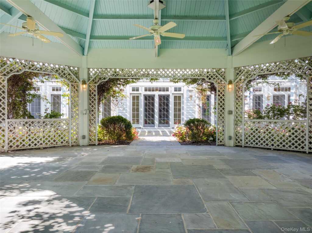 63 Premium Point, New Rochelle, NY 10801 - Photo 7 of 28