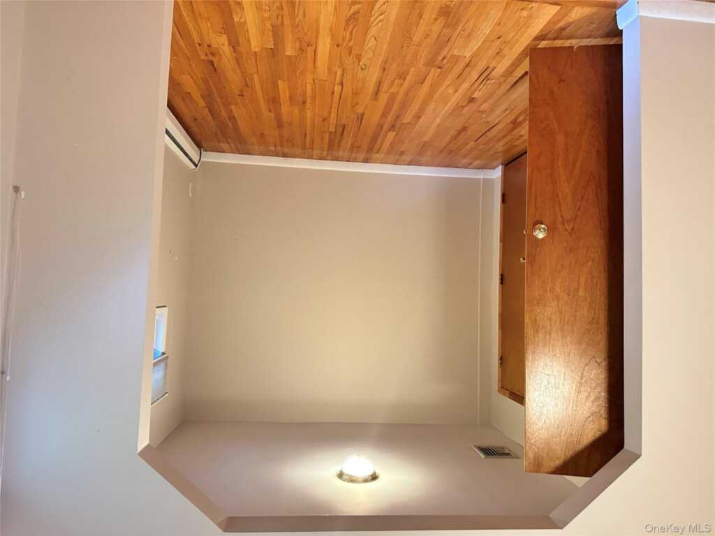 101 New Valley Road, New City, NY 10956 - Photo 11 of 21