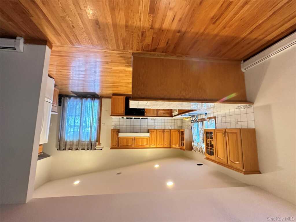 101 New Valley Road, New City, NY 10956 - Photo 5 of 21