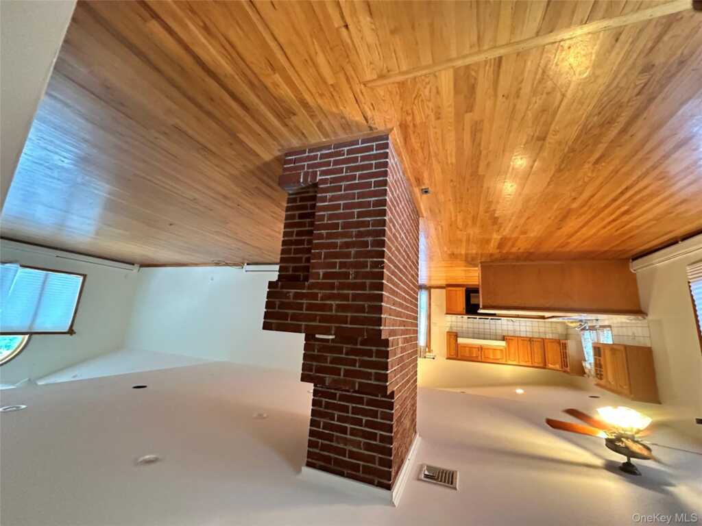 101 New Valley Road, New City, NY 10956 - Photo 7 of 21