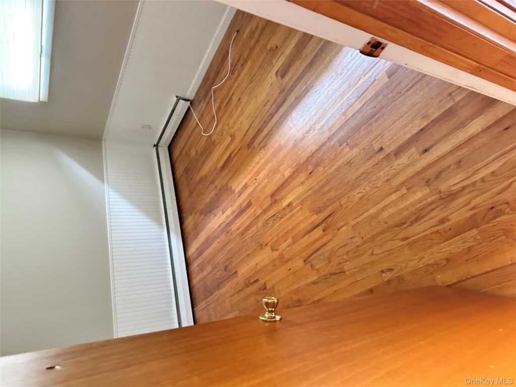 101 New Valley Road, New City, NY 10956 - Photo 8 of 21