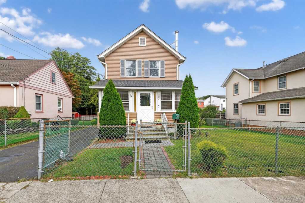 24 Rockland Terrace, Suffern, NY 10901 - Photo 3 of 46