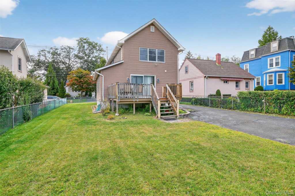 24 Rockland Terrace, Suffern, NY 10901 - Photo 5 of 46