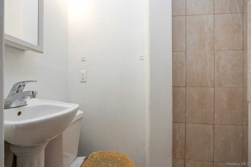 299 Sickles Avenue, New Rochelle, NY 10801 - Photo 19 of 32