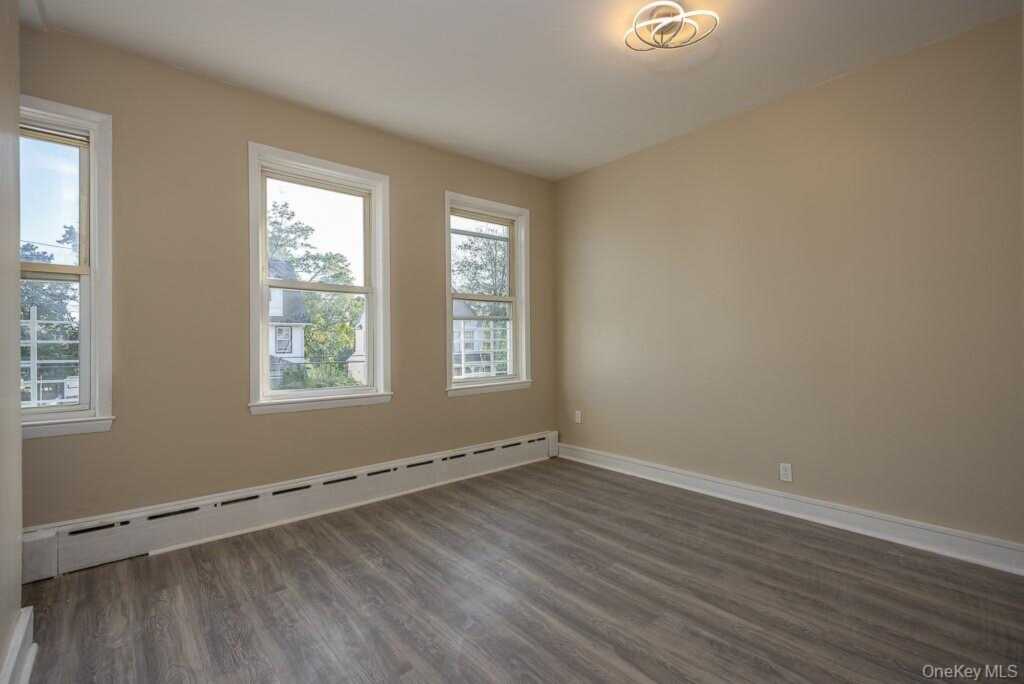 299 Sickles Avenue, New Rochelle, NY 10801 - Photo 25 of 32