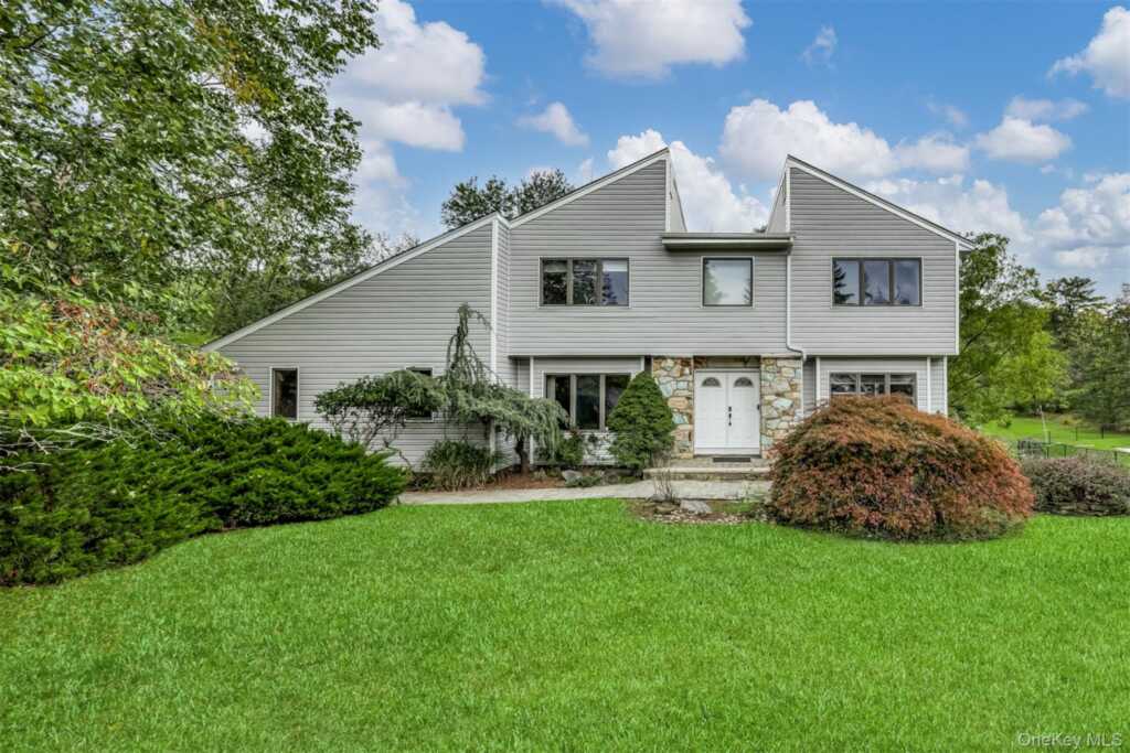 6 Debra Court, New City, NY 10956