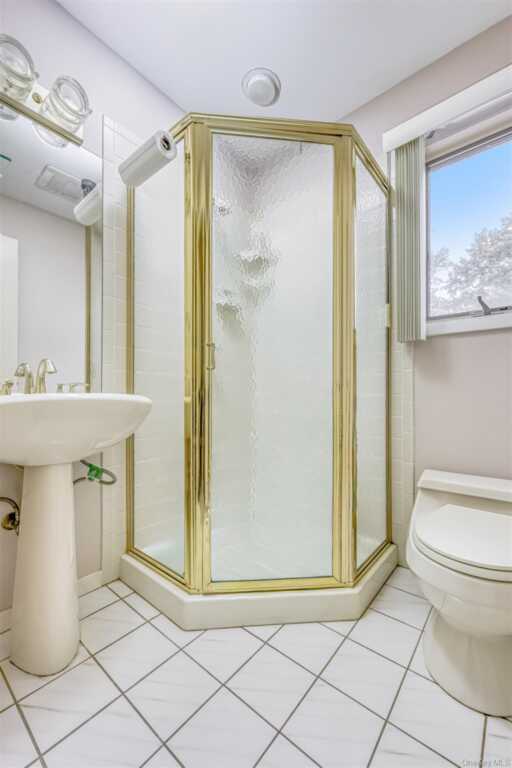 6 Debra Court, New City, NY 10956 - Photo 12 of 27