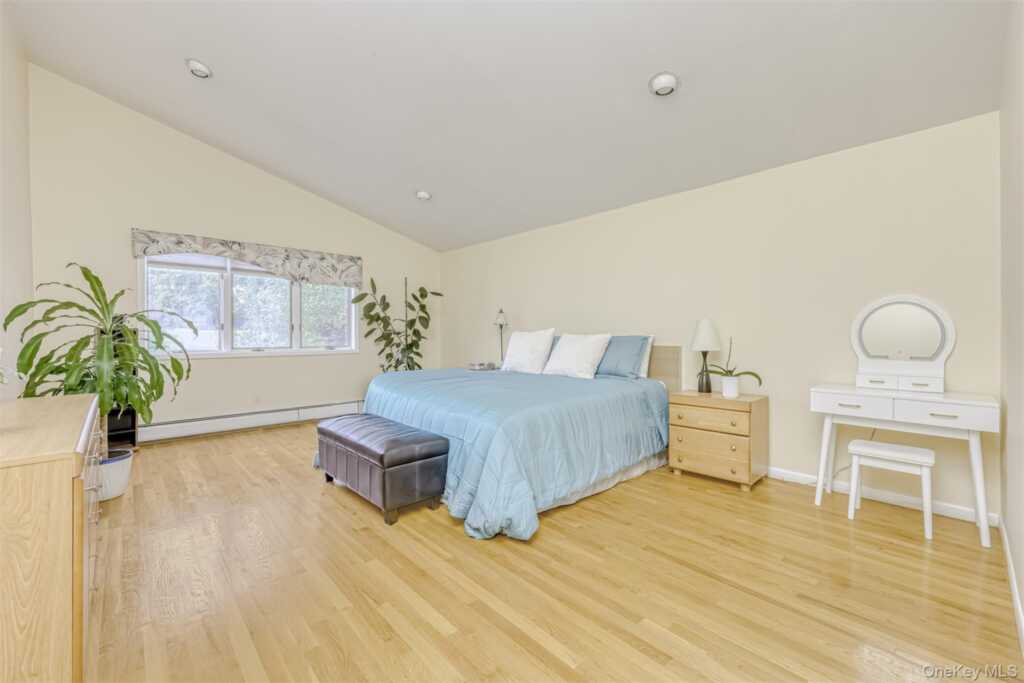 6 Debra Court, New City, NY 10956 - Photo 14 of 27