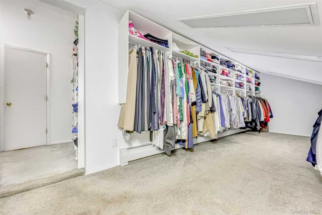 6 Debra Court, New City, NY 10956 - Photo 16 of 27