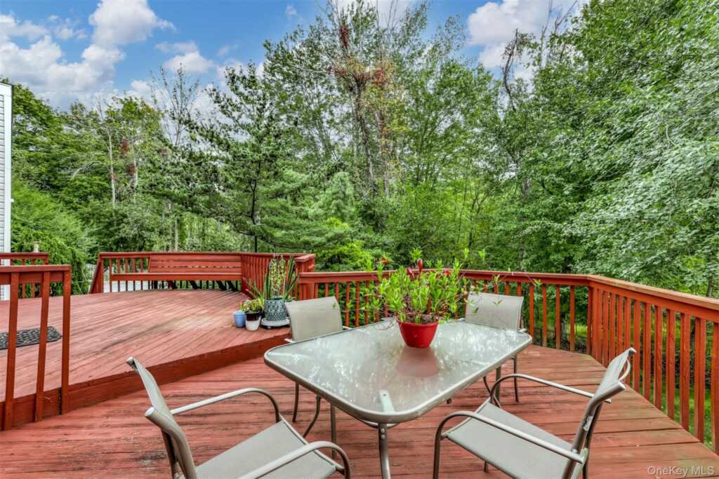 6 Debra Court, New City, NY 10956 - Photo 25 of 27