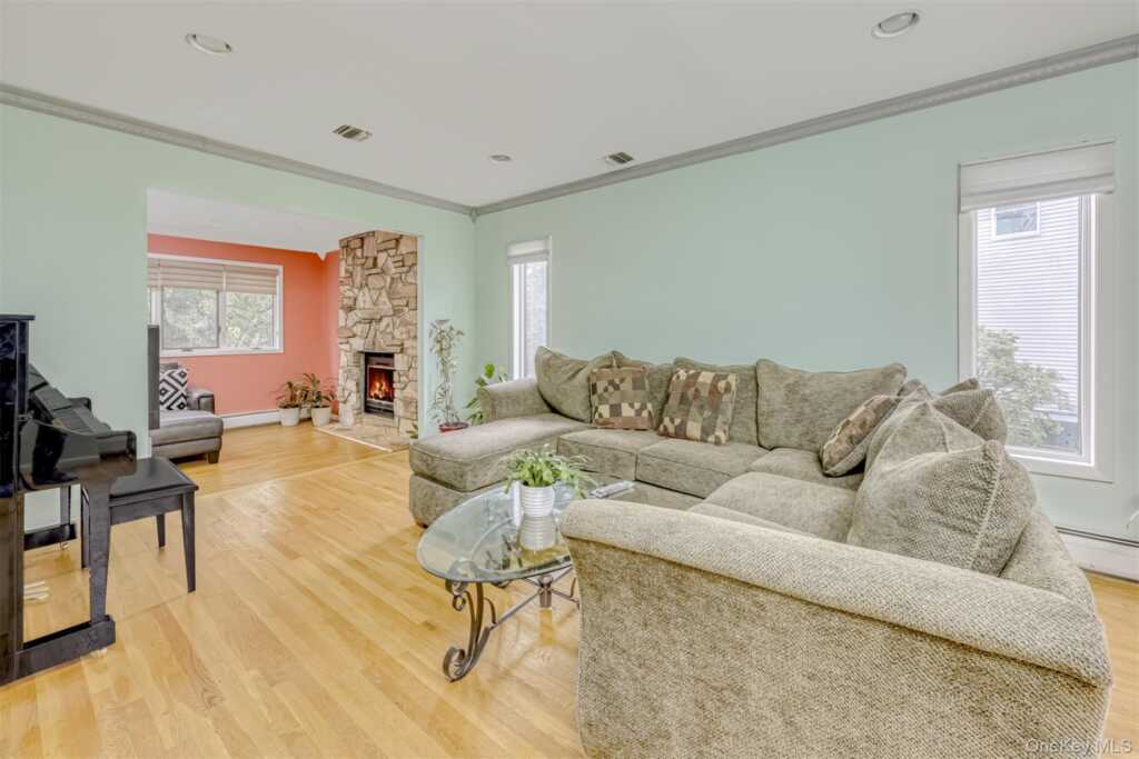 6 Debra Court, New City, NY 10956 - Photo 6 of 27