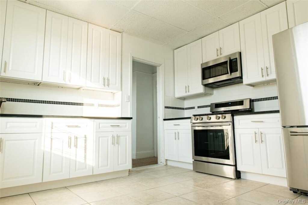 14 Horton Avenue, Unit #3rd Fl, New Rochelle, NY 10801