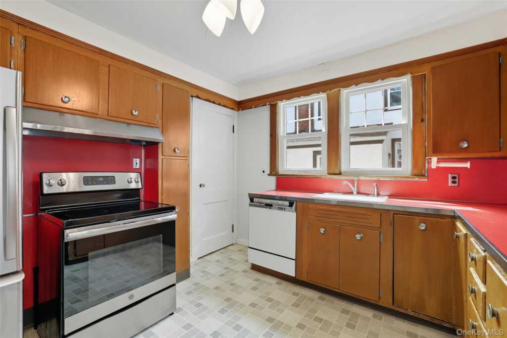 82 Shelley Avenue, Rye, NY 10573 - Photo 11 of 23