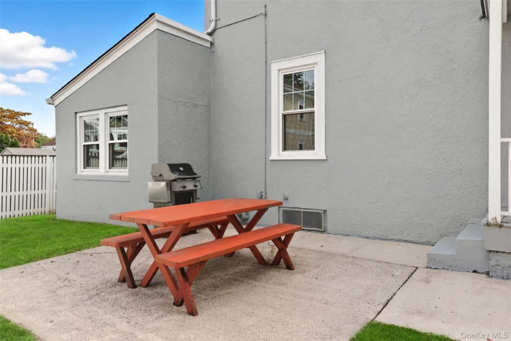 82 Shelley Avenue, Rye, NY 10573 - Photo 20 of 23