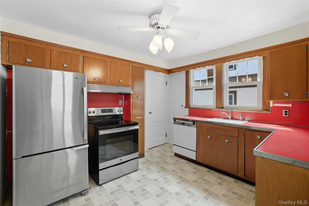 82 Shelley Avenue, Rye, NY 10573 - Photo 9 of 23