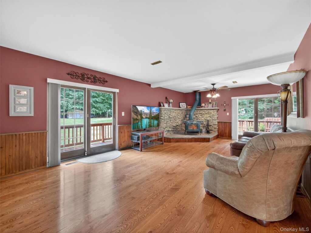 38 Van Buren Street, Pearl River, NY 10965 - Photo 11 of 48