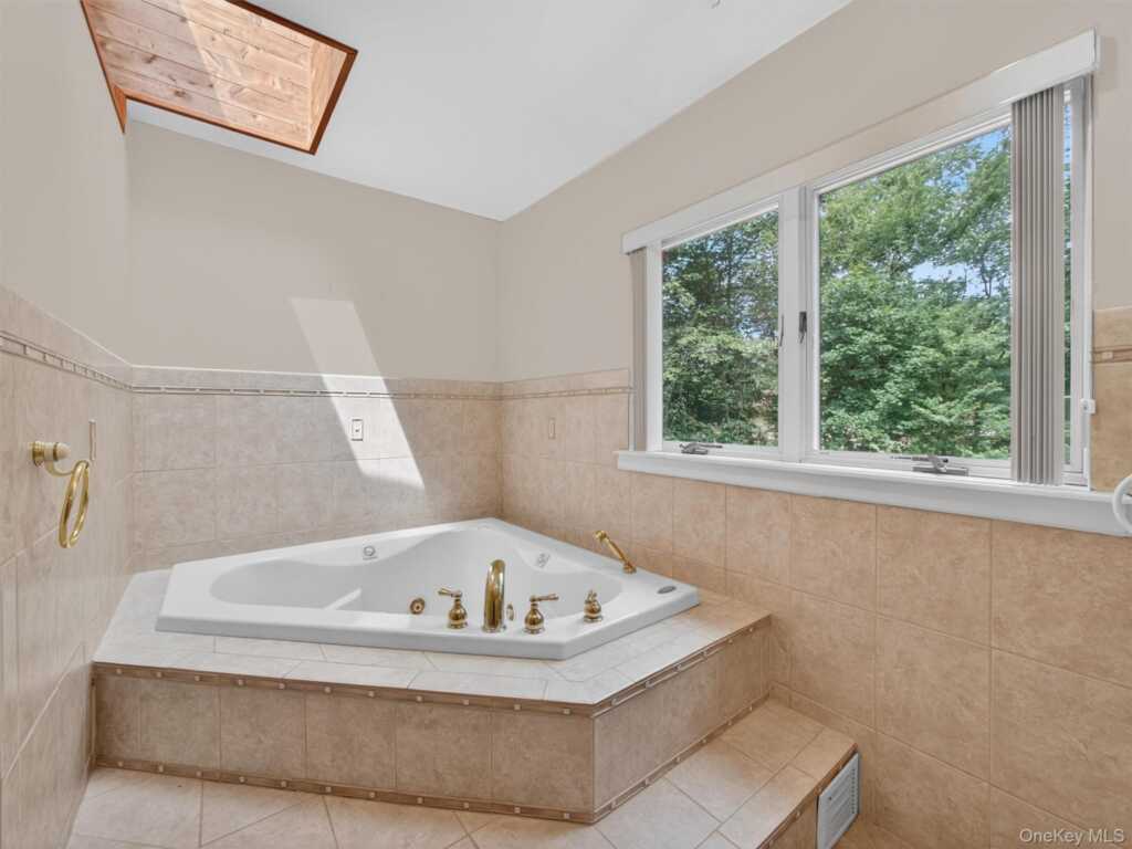 38 Van Buren Street, Pearl River, NY 10965 - Photo 26 of 48