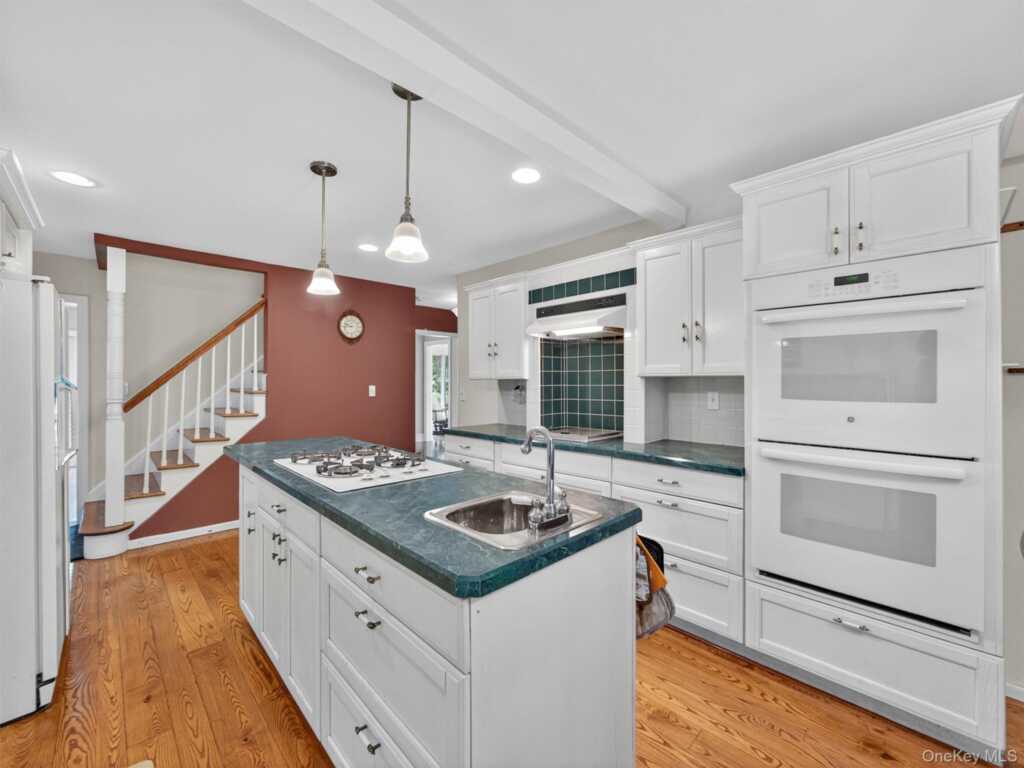 38 Van Buren Street, Pearl River, NY 10965 - Photo 3 of 48