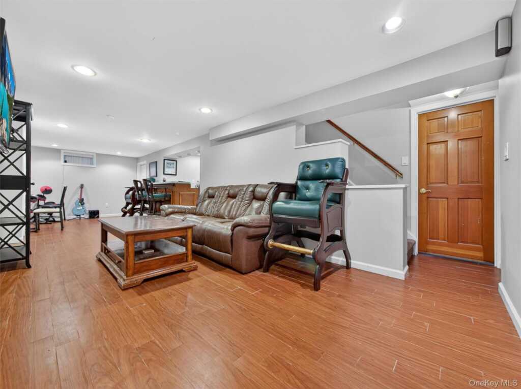 38 Van Buren Street, Pearl River, NY 10965 - Photo 31 of 48
