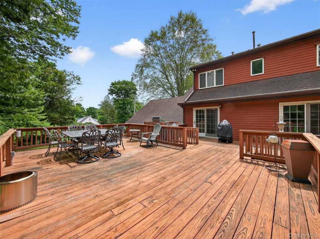 38 Van Buren Street, Pearl River, NY 10965 - Photo 38 of 48