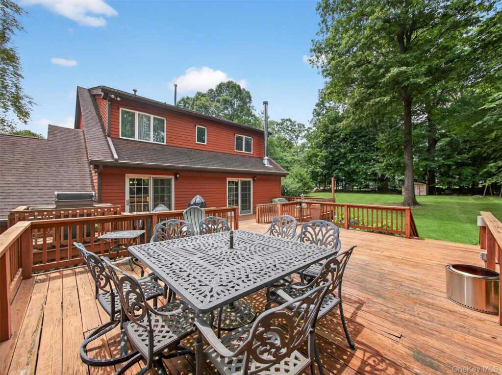 38 Van Buren Street, Pearl River, NY 10965 - Photo 39 of 48