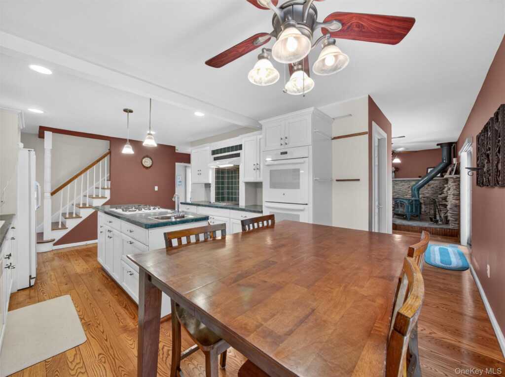 38 Van Buren Street, Pearl River, NY 10965 - Photo 7 of 48