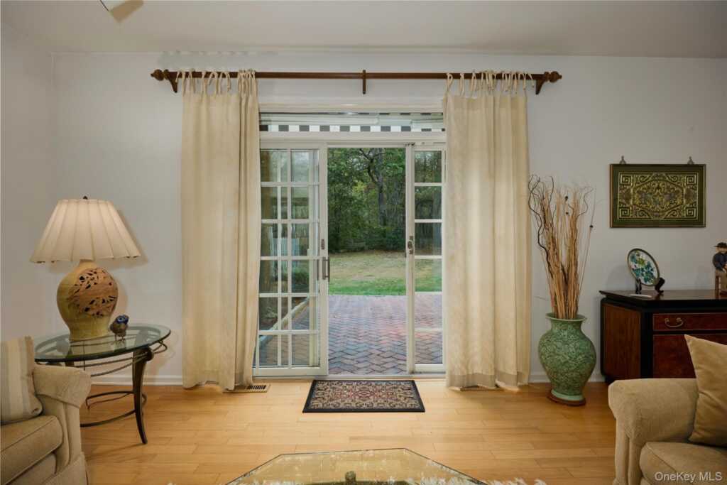 17 Woodlands Drive, Tuxedo Park, NY 10987 - Photo 10 of 36