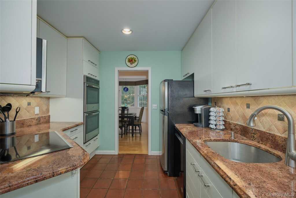 17 Woodlands Drive, Tuxedo Park, NY 10987 - Photo 15 of 36