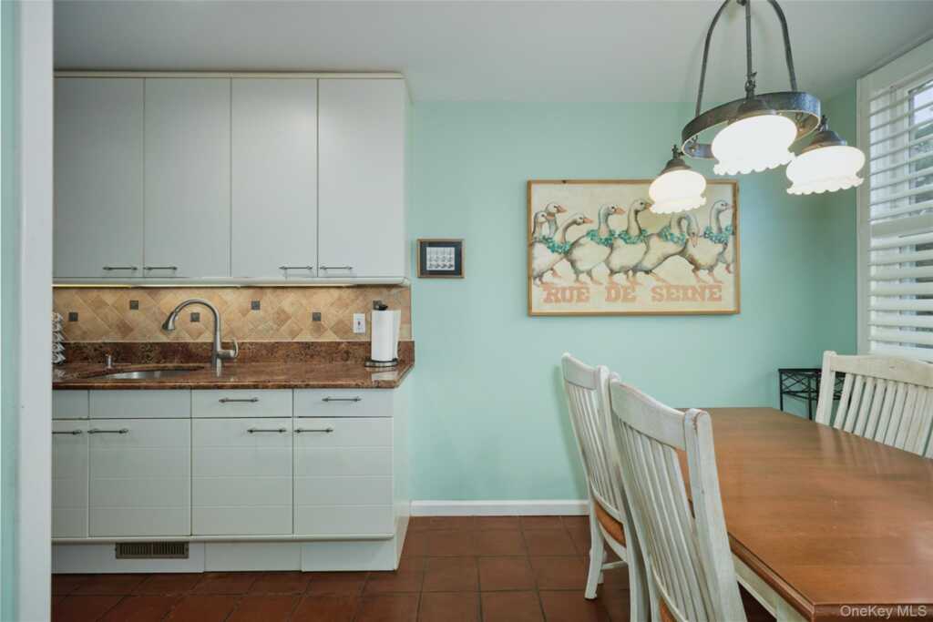 17 Woodlands Drive, Tuxedo Park, NY 10987 - Photo 18 of 36