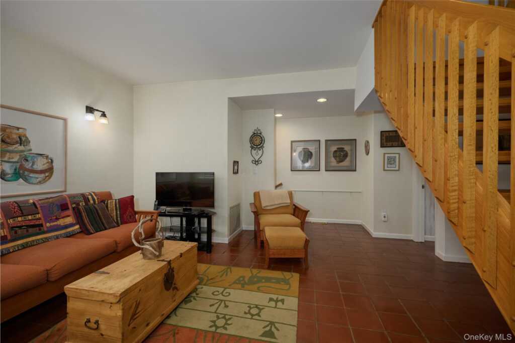 17 Woodlands Drive, Tuxedo Park, NY 10987 - Photo 20 of 36