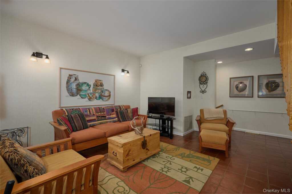 17 Woodlands Drive, Tuxedo Park, NY 10987 - Photo 22 of 36