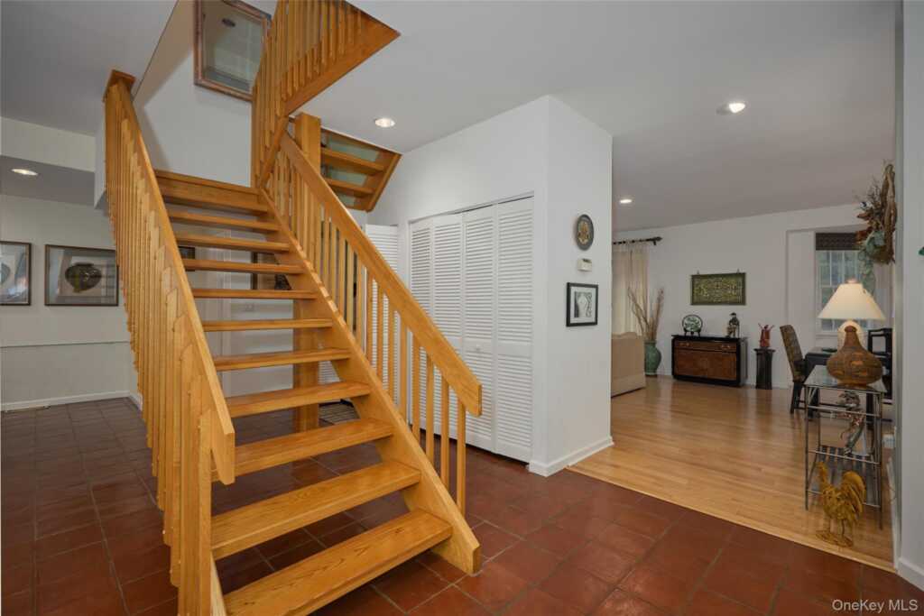 17 Woodlands Drive, Tuxedo Park, NY 10987 - Photo 26 of 36