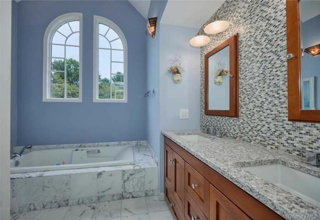 17 Woodlands Drive, Tuxedo Park, NY 10987 - Photo 30 of 36