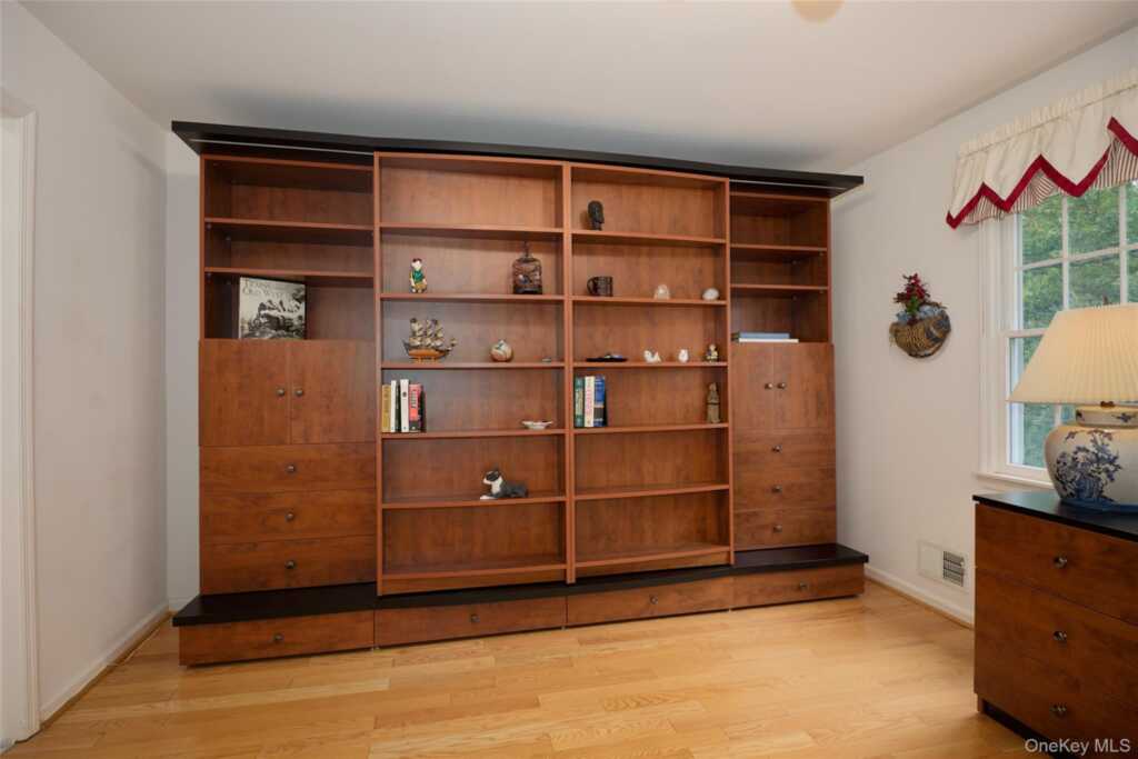 17 Woodlands Drive, Tuxedo Park, NY 10987 - Photo 33 of 36