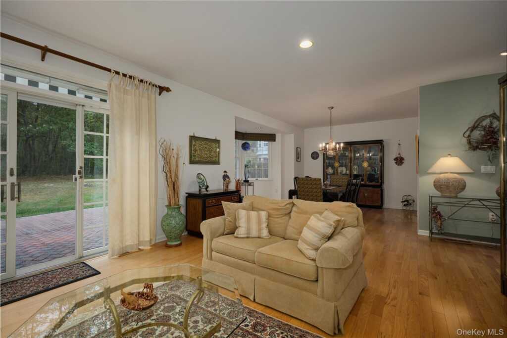 17 Woodlands Drive, Tuxedo Park, NY 10987 - Photo 7 of 36