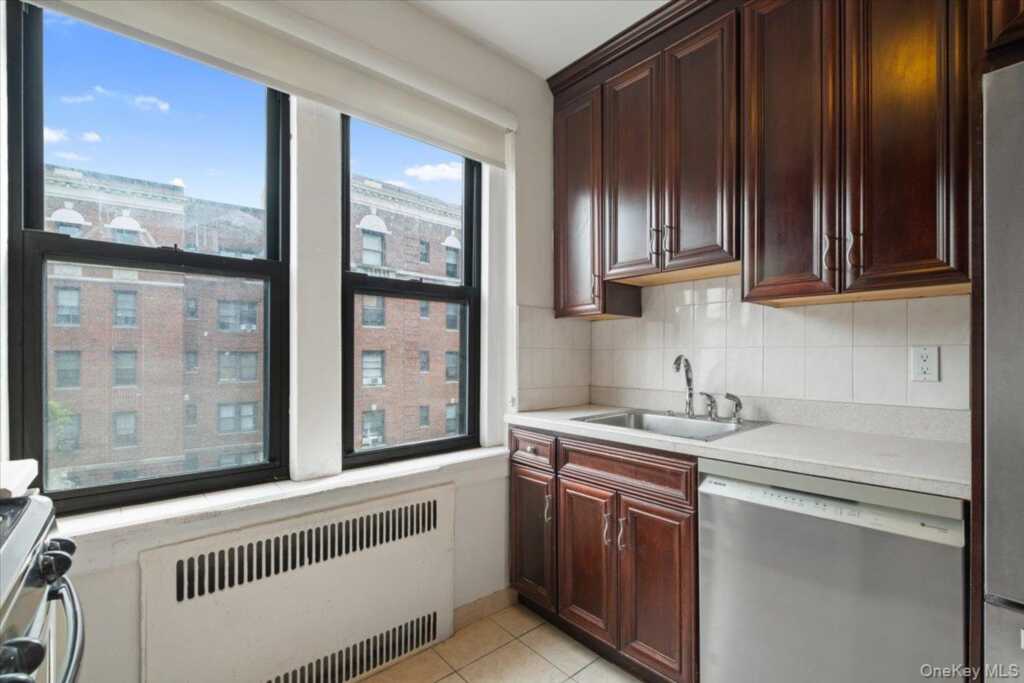 300 Main Street, Unit #3J, White Plains, NY 10601 - Photo 11 of 19