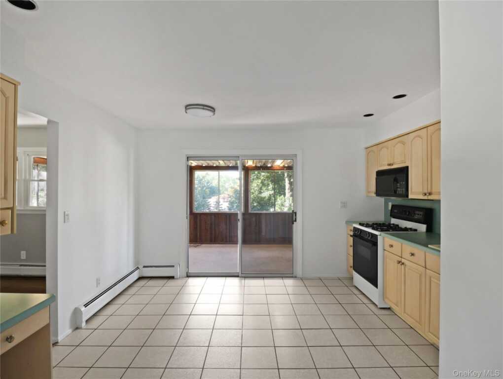 11 Mein Drive, New City, NY 10956 - Photo 12 of 43