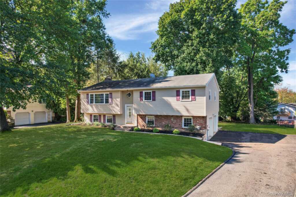 11 Mein Drive, New City, NY 10956 - Photo 2 of 43