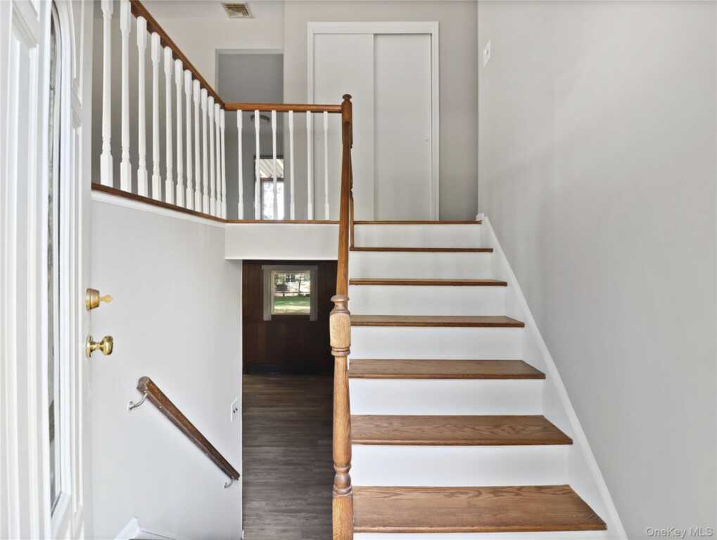 11 Mein Drive, New City, NY 10956 - Photo 6 of 43