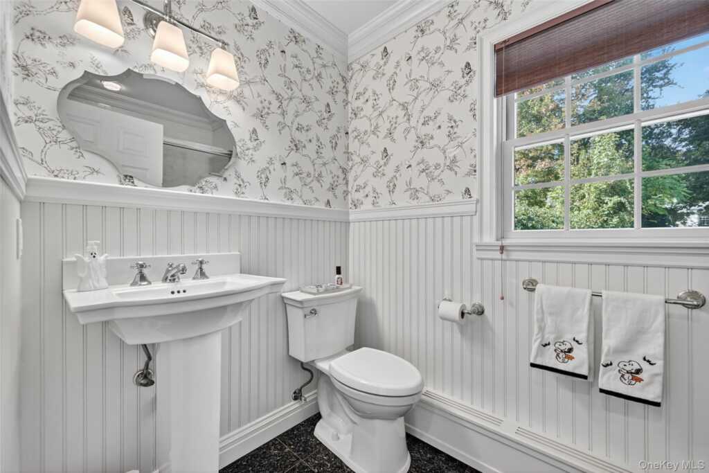 60 Nauraushaun Road, Pearl River, NY 10965 - Photo 18 of 44