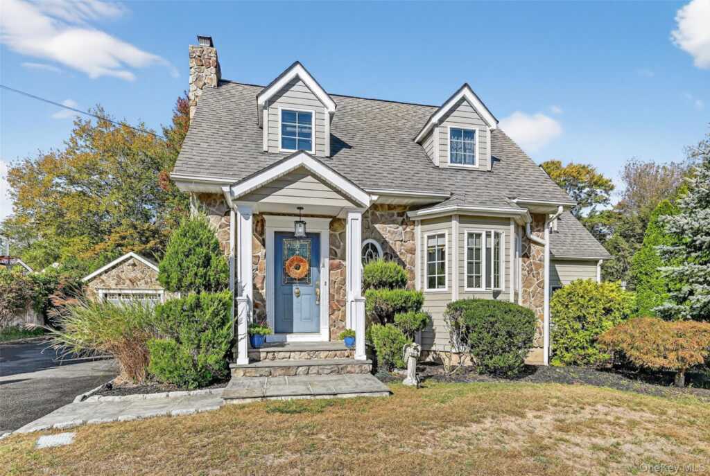 60 Nauraushaun Road, Pearl River, NY 10965 - Photo 2 of 44