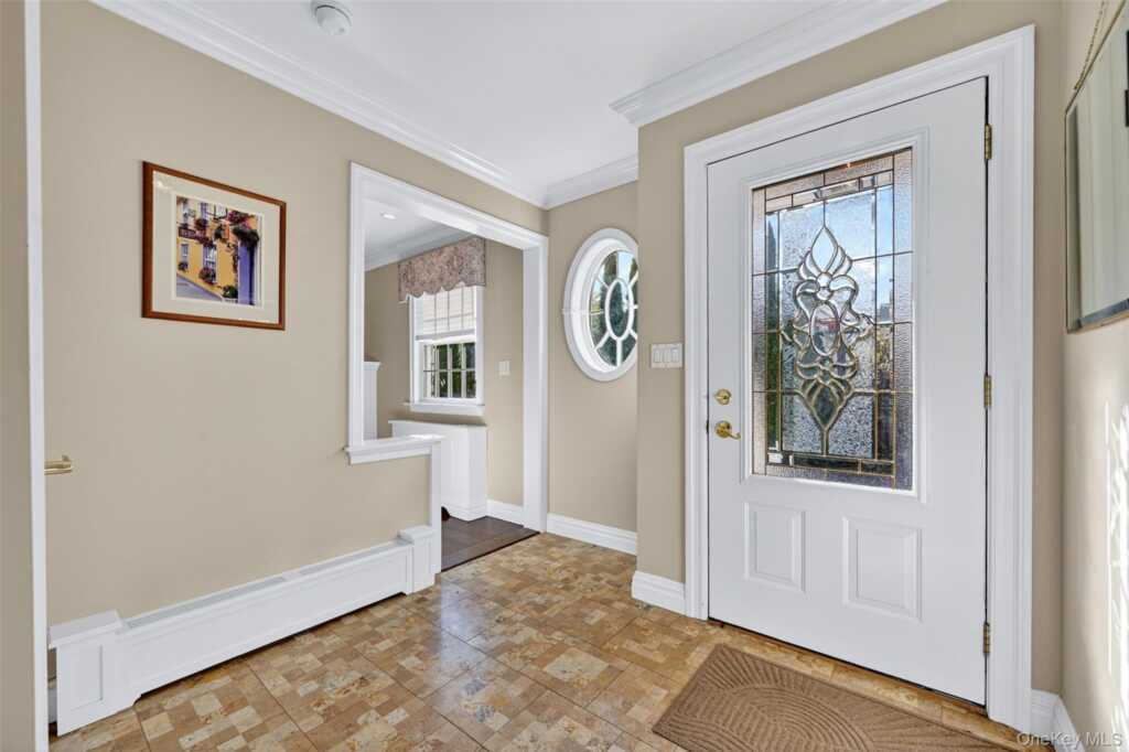 60 Nauraushaun Road, Pearl River, NY 10965 - Photo 4 of 44