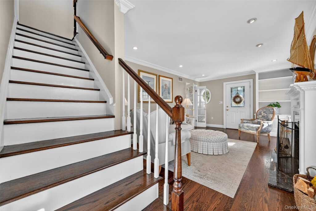60 Nauraushaun Road, Pearl River, NY 10965 - Photo 5 of 44