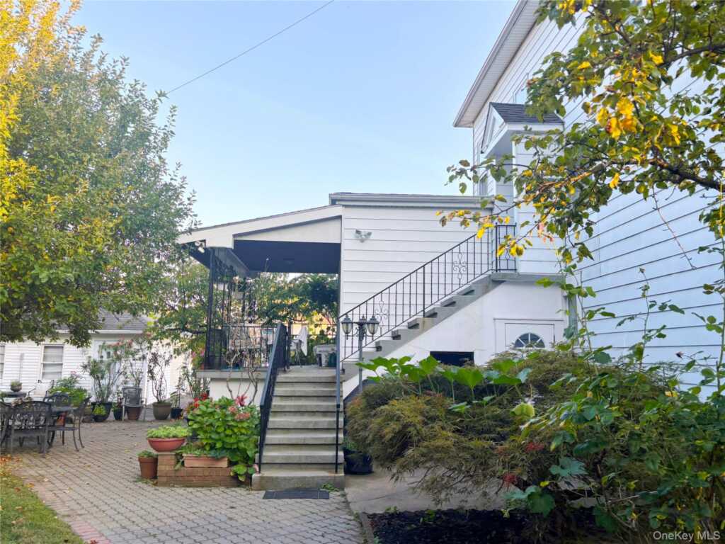 4 Bancker Place, Unit #2, New Rochelle, NY 10805 - Photo 16 of 17