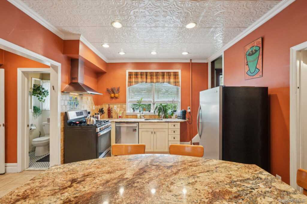 74 Maple Avenue, Suffern, NY 10901 - Photo 12 of 50